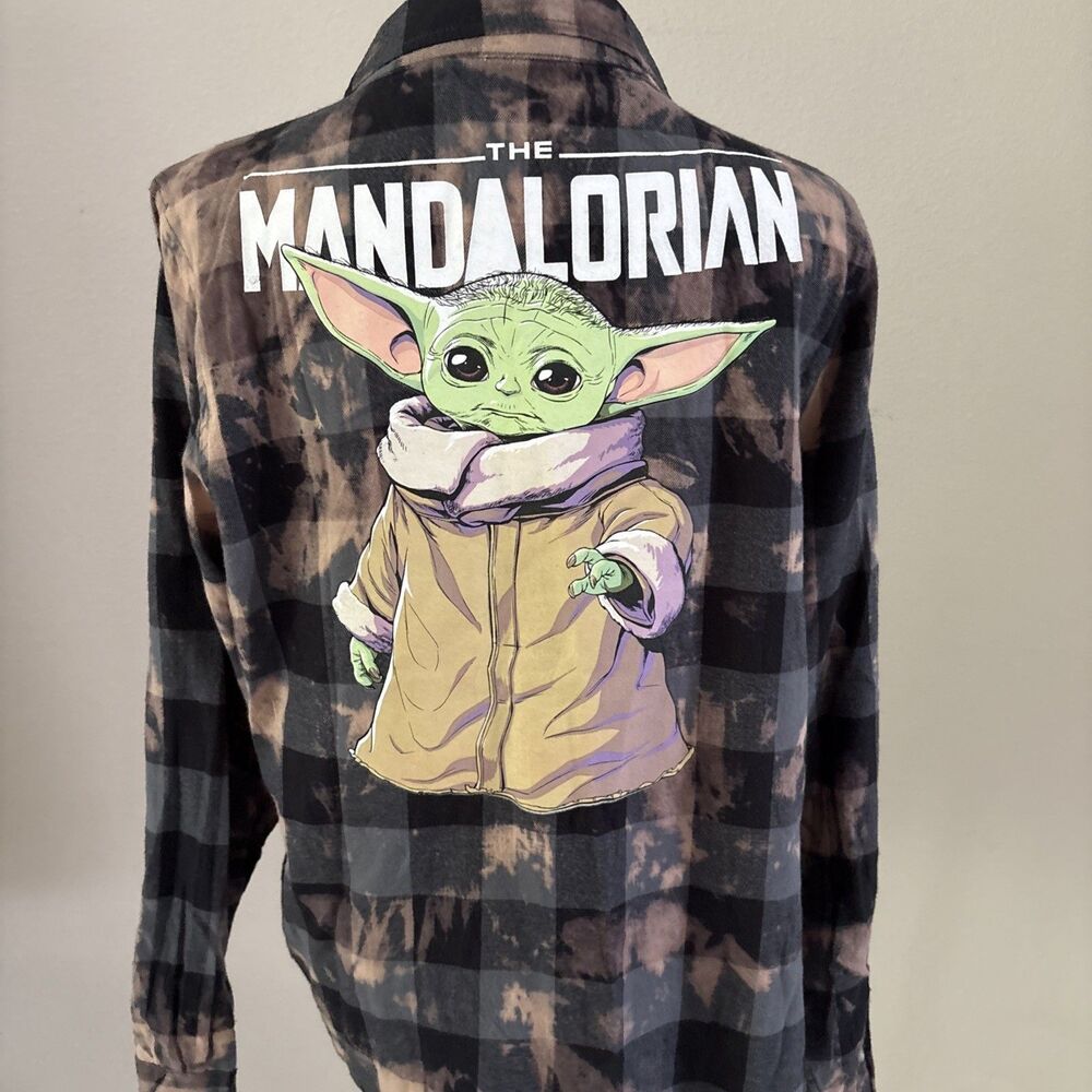 Star Wars Mandalorian Grogu Baby Yoda Bleach Plaid Flannel Shirt Women’s Small